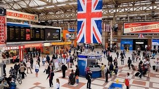 A Walk Through The London Victoria Station London England [upl. by Aneres]